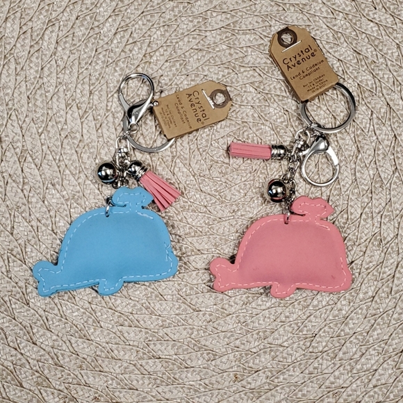 Crystal dolphin keychain - Picture 2 of 4
